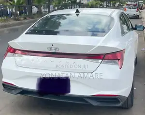 Hyundai Avante 2022 White