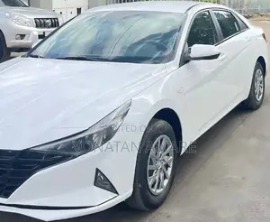 Hyundai Avante 2022 White