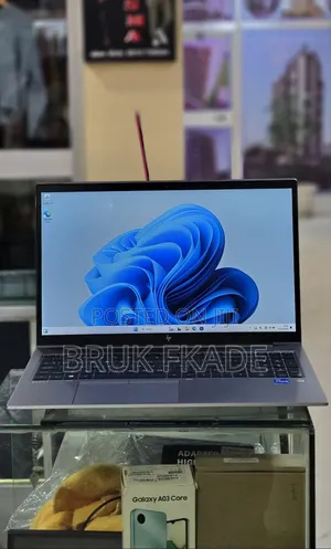 New Laptop HP ZBook Fury 15 G8 16GB Intel Core i7 SSD 512GB