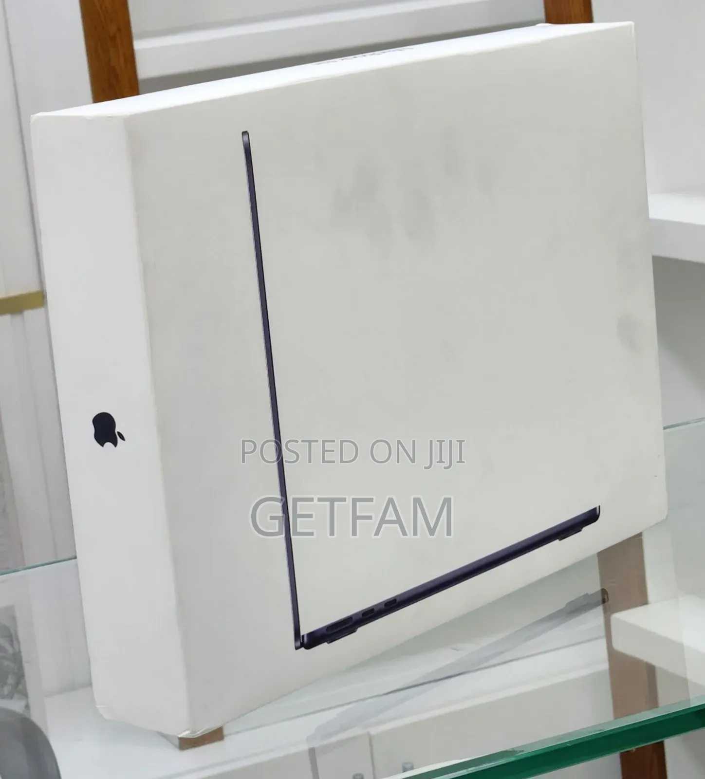 New Laptop Apple MacBook Air 2025 M4 13-inch 16GB Apple M4 SSD 256GB