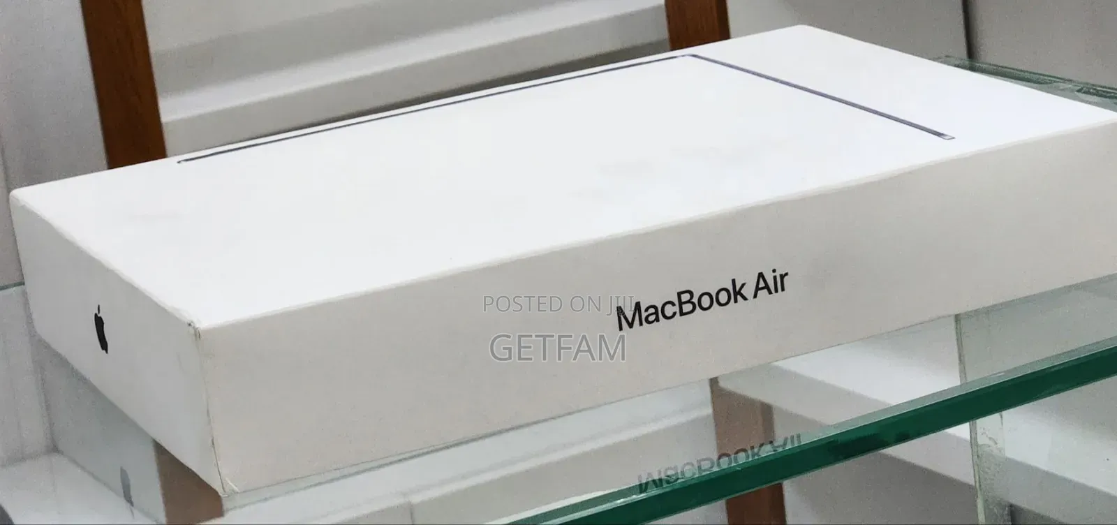 New Laptop Apple MacBook Air 2025 M4 13-inch 16GB Apple M4 SSD 256GB