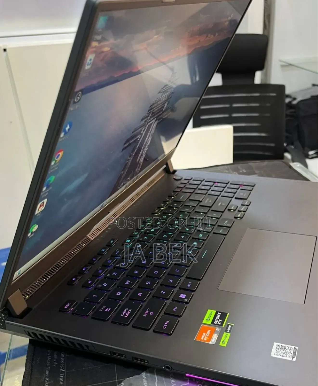 New Laptop Asus G71G 32GB AMD Ryzen 9 SSD 1T