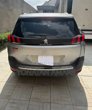 Peugeot 5008 2022 Silver