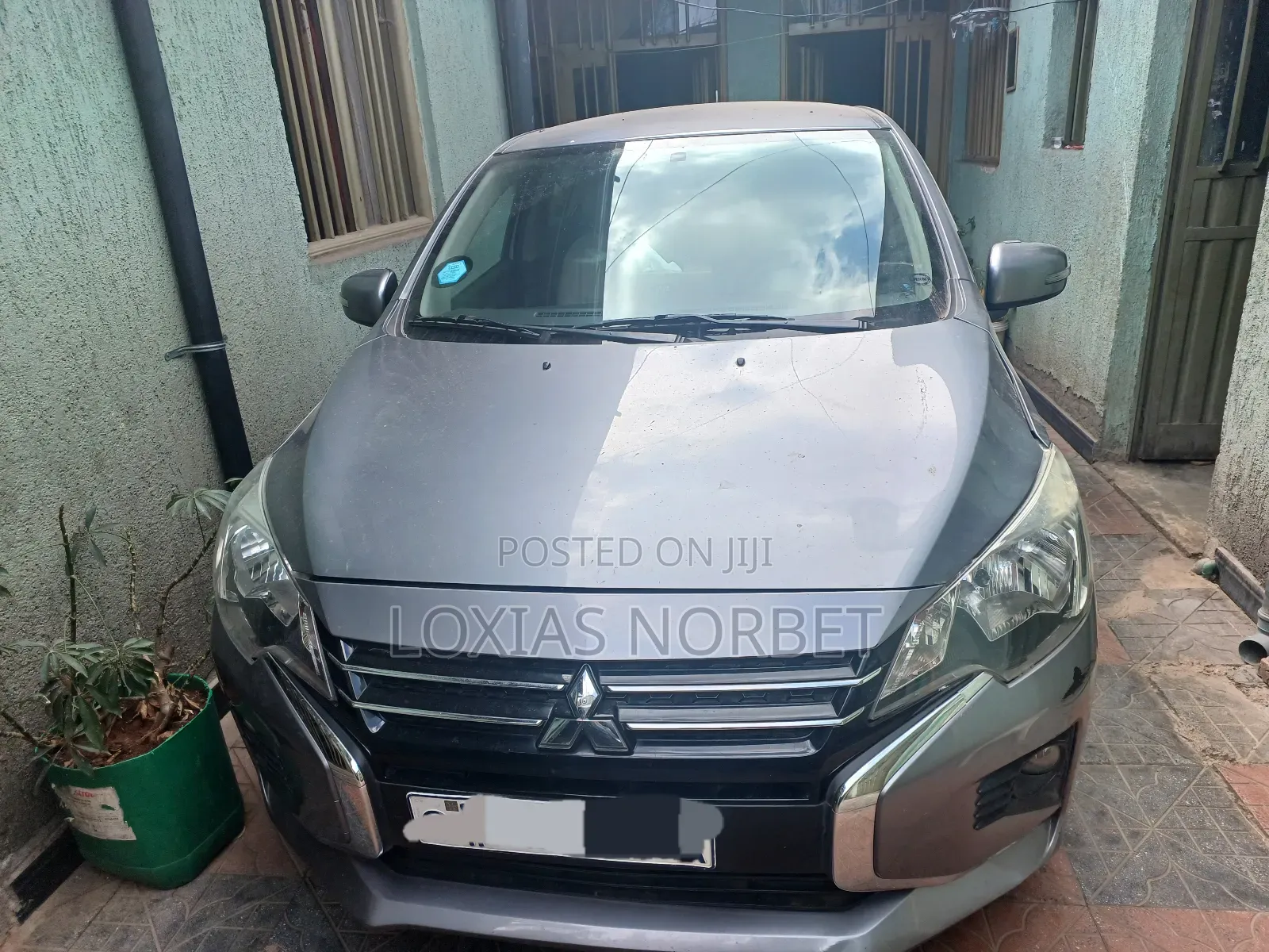 Mitsubishi Attrage 2022 Gray