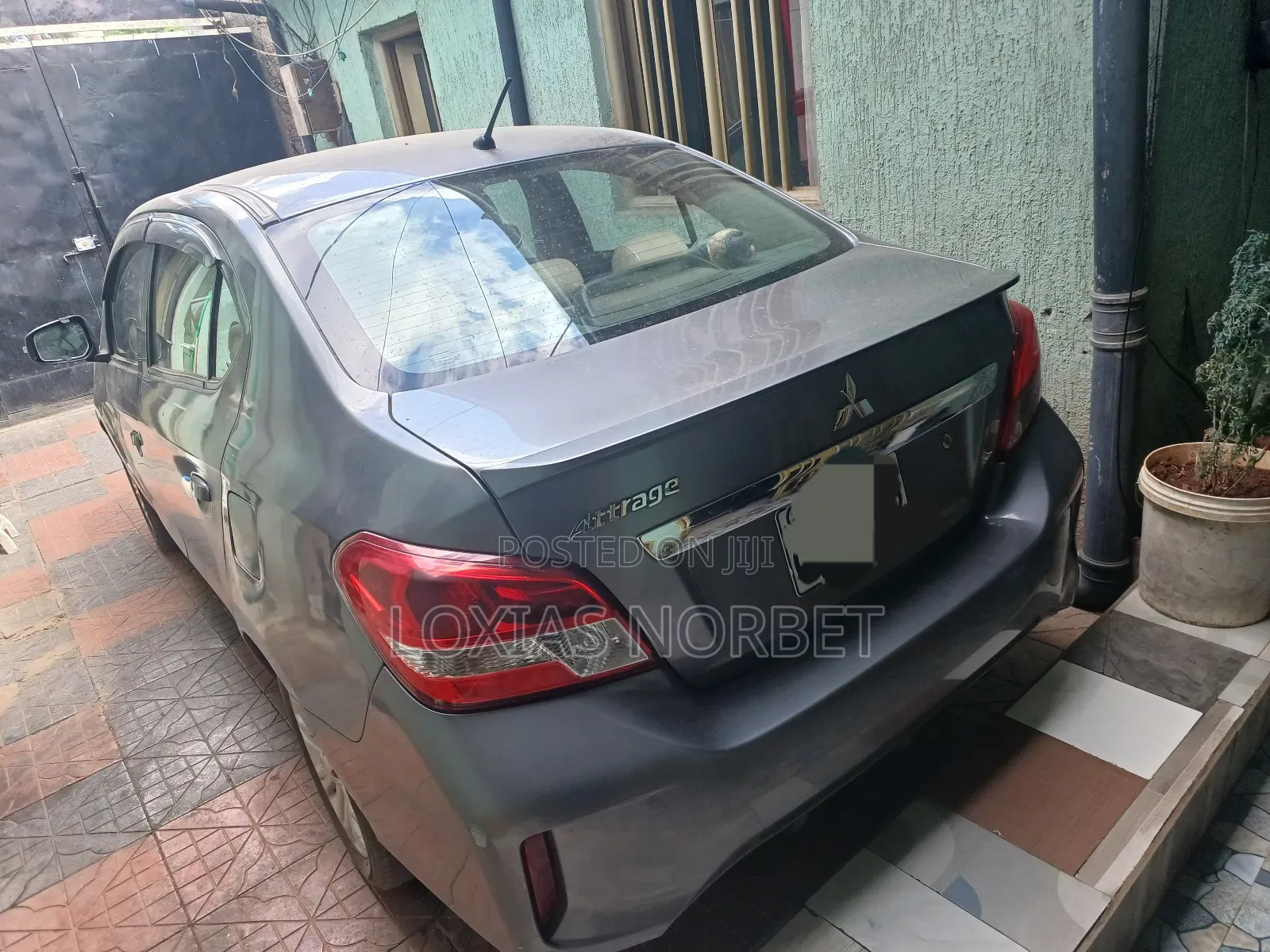 Mitsubishi Attrage 2022 Gray