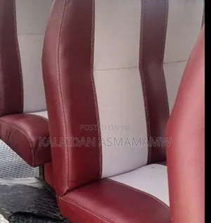 Toyota HiAce 2000 Red