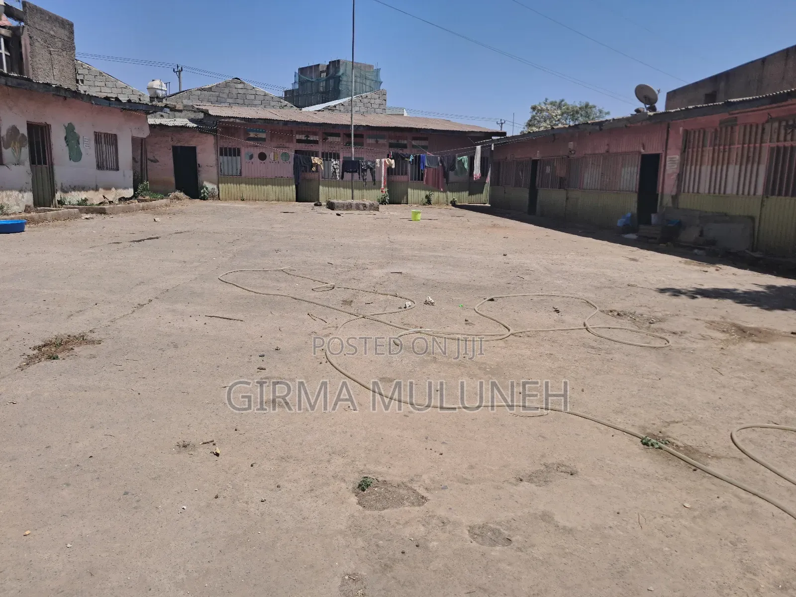 CMC ሚካኤል አሰፓልት ዳር የሚሸጥ መሬት