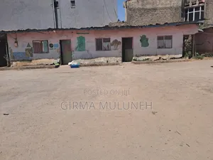 CMC ሚካኤል አሰፓልት ዳር የሚሸጥ መሬት