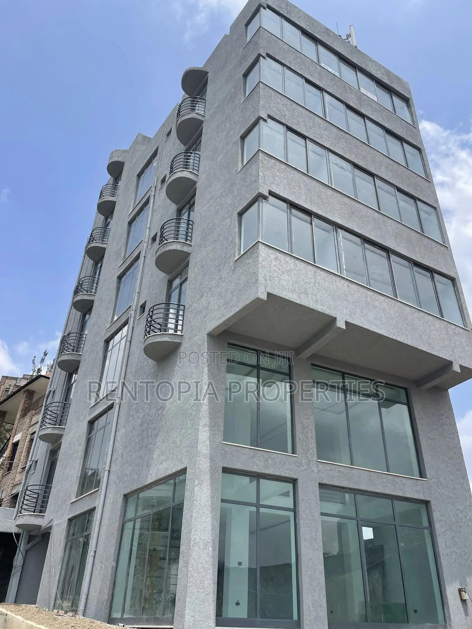 Building for Rent! 4killo