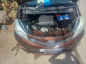 Toyota Yaris 2012 Brown
