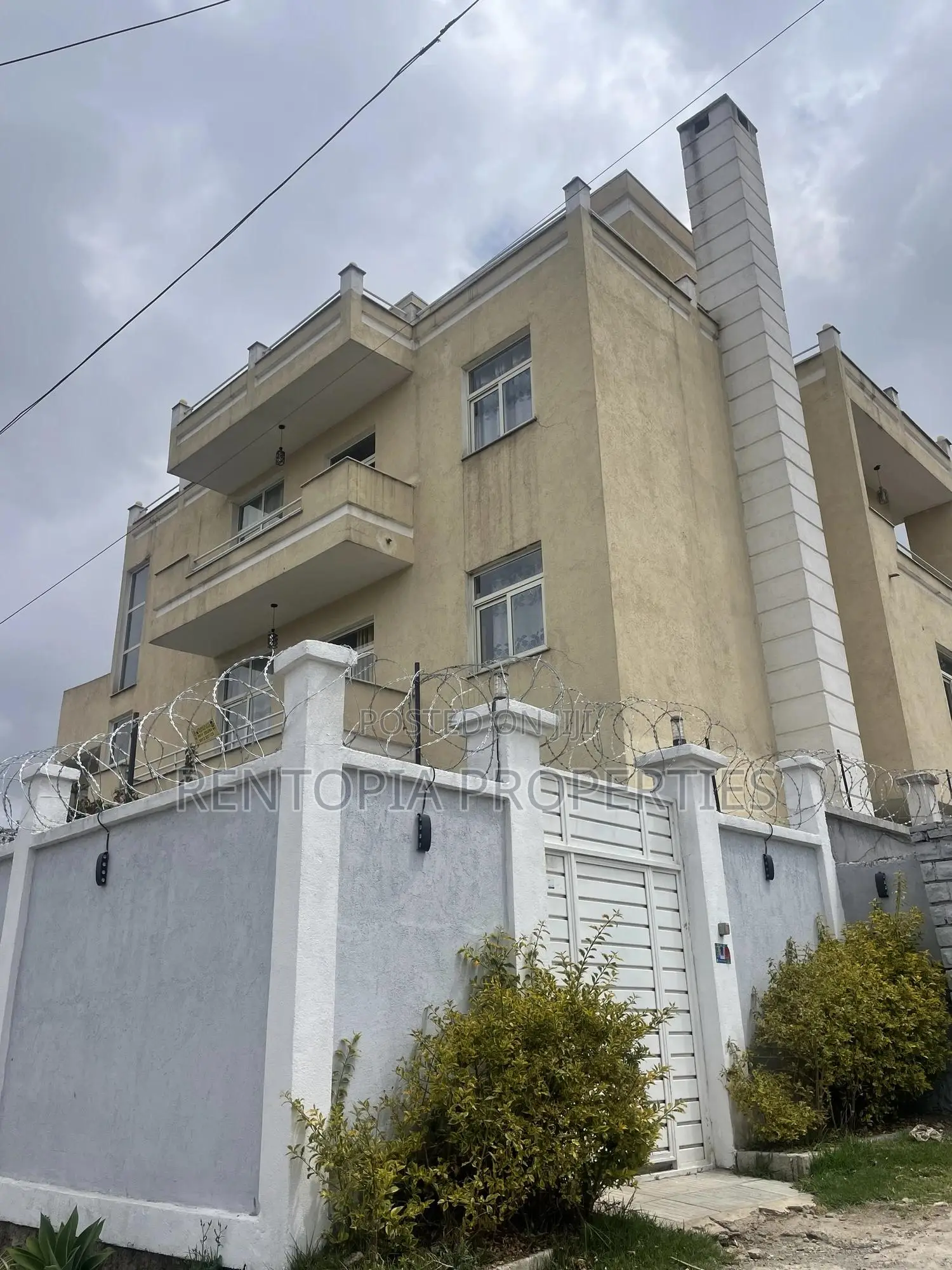 6bdrm House in Yeka for sale