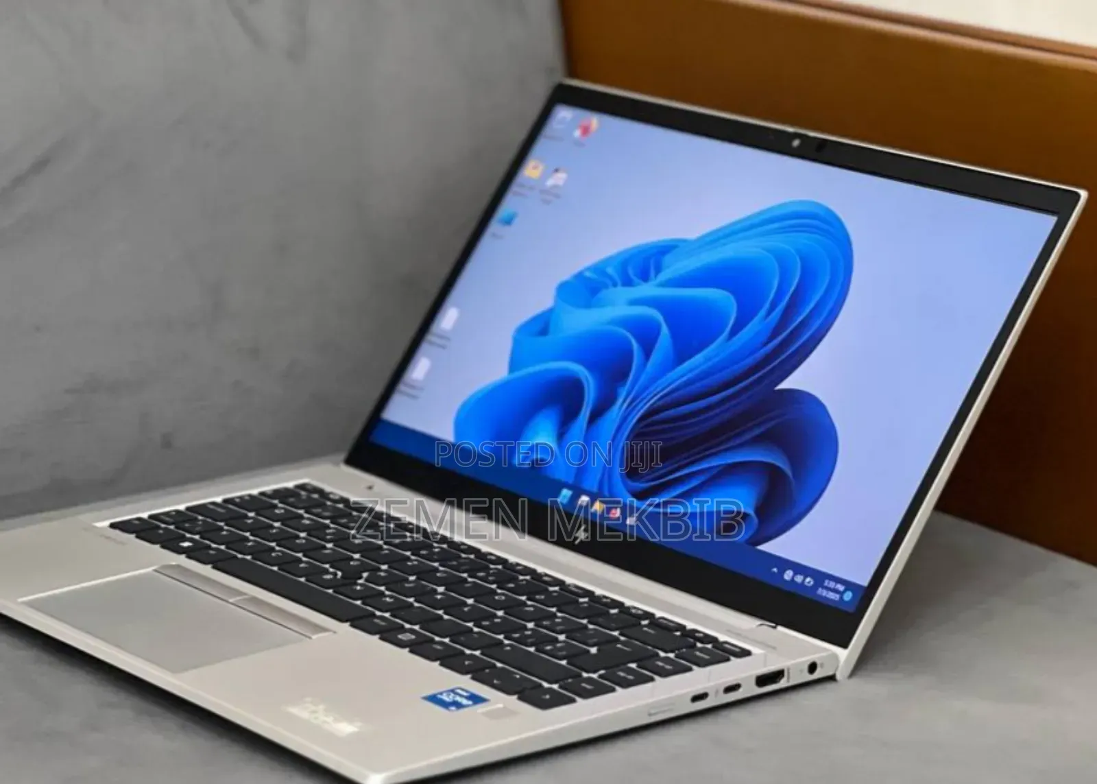 New Laptop HP EliteBook 830 G8 16GB Intel Core i5 SSD 512GB