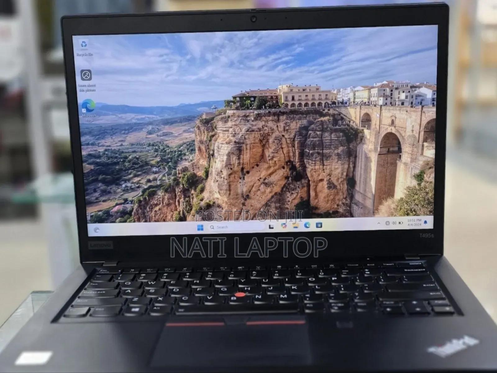 New Laptop Lenovo ThinkPad t495s 16GB AMD Ryzen 7 SSD 512GB