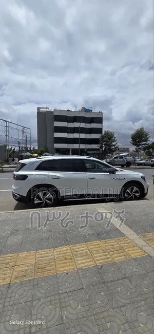 Volkswagen ID.6 2024 White