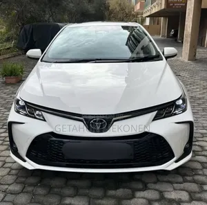 Toyota Corolla 2022 White