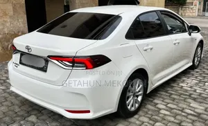 Toyota Corolla 2022 White