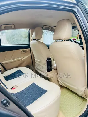 Toyota Yaris SE Hatchback 5dr 2016 Gray