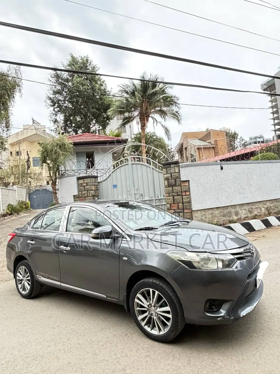 Toyota Yaris SE Hatchback 5dr 2016 Gray