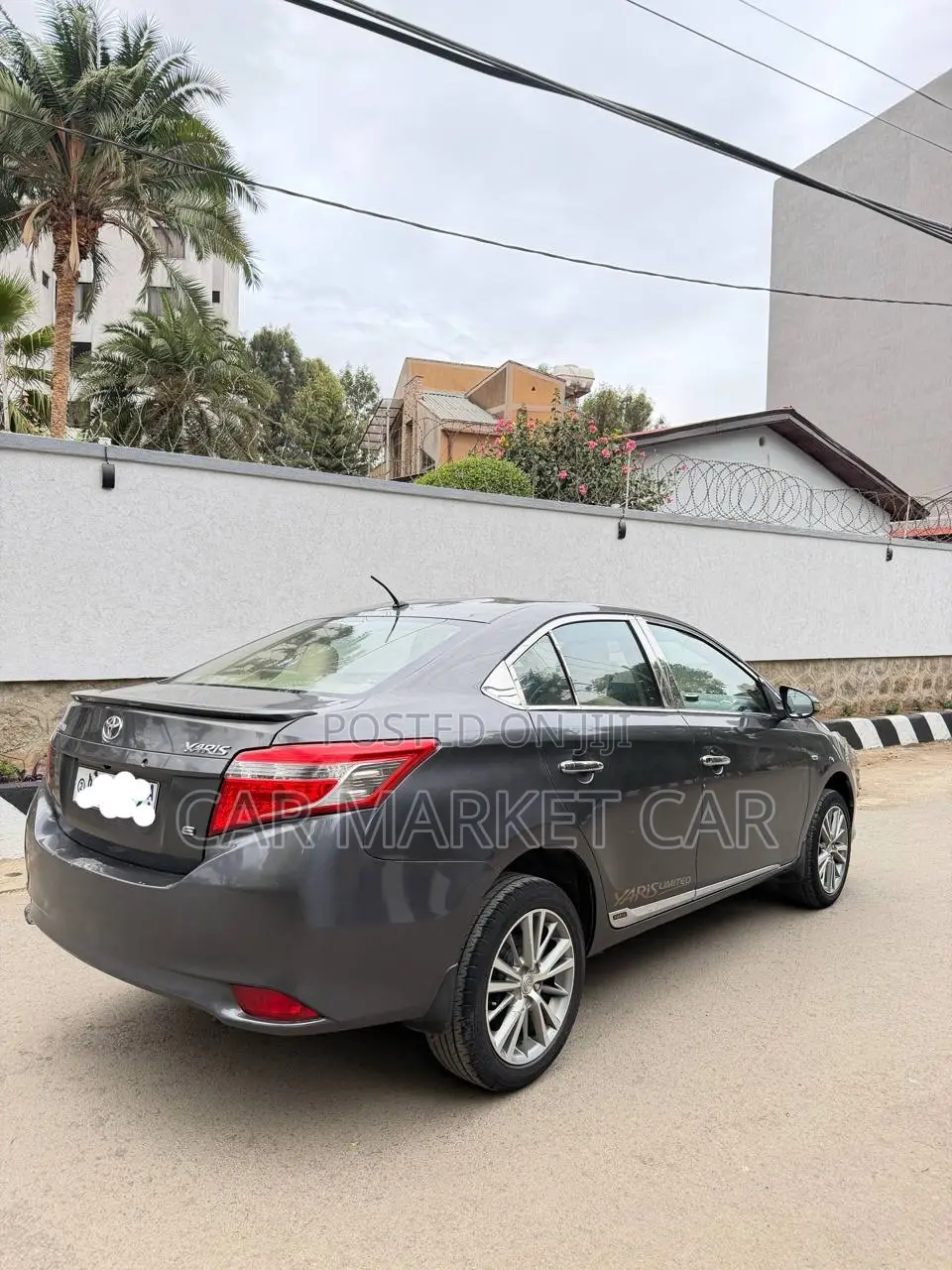 Toyota Yaris SE Hatchback 5dr 2016 Gray