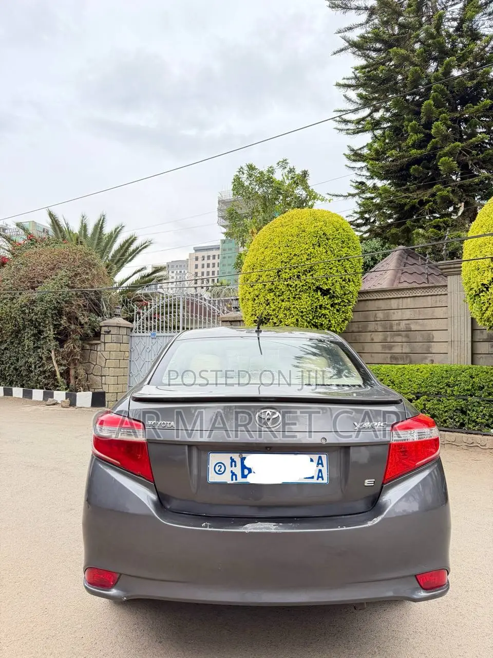 Toyota Yaris SE Hatchback 5dr 2016 Gray