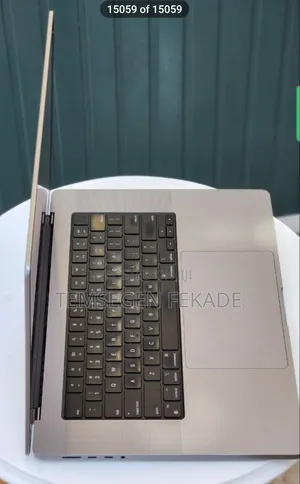 New Laptop Apple MacBook Pro 2020 16GB Apple M1 Pro SSD 1T