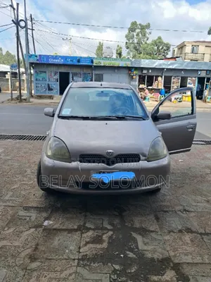 Toyota Vitz 2001 Silver