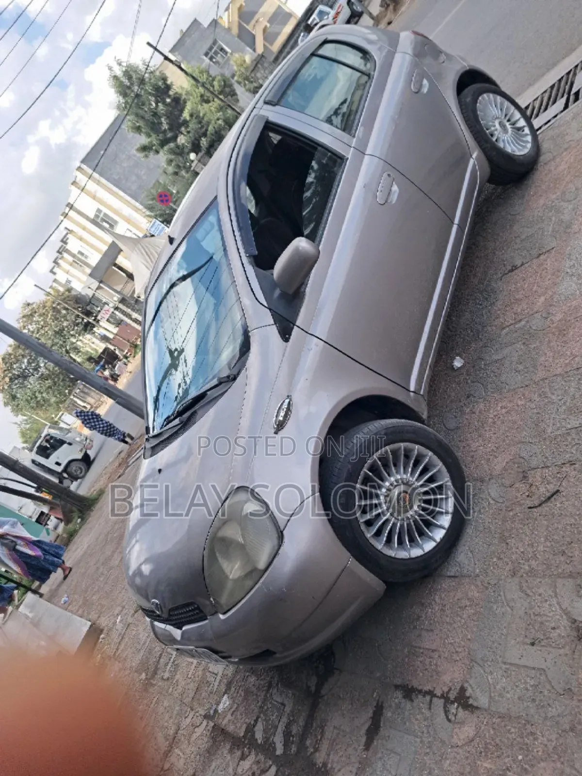 Toyota Vitz 2001 Silver