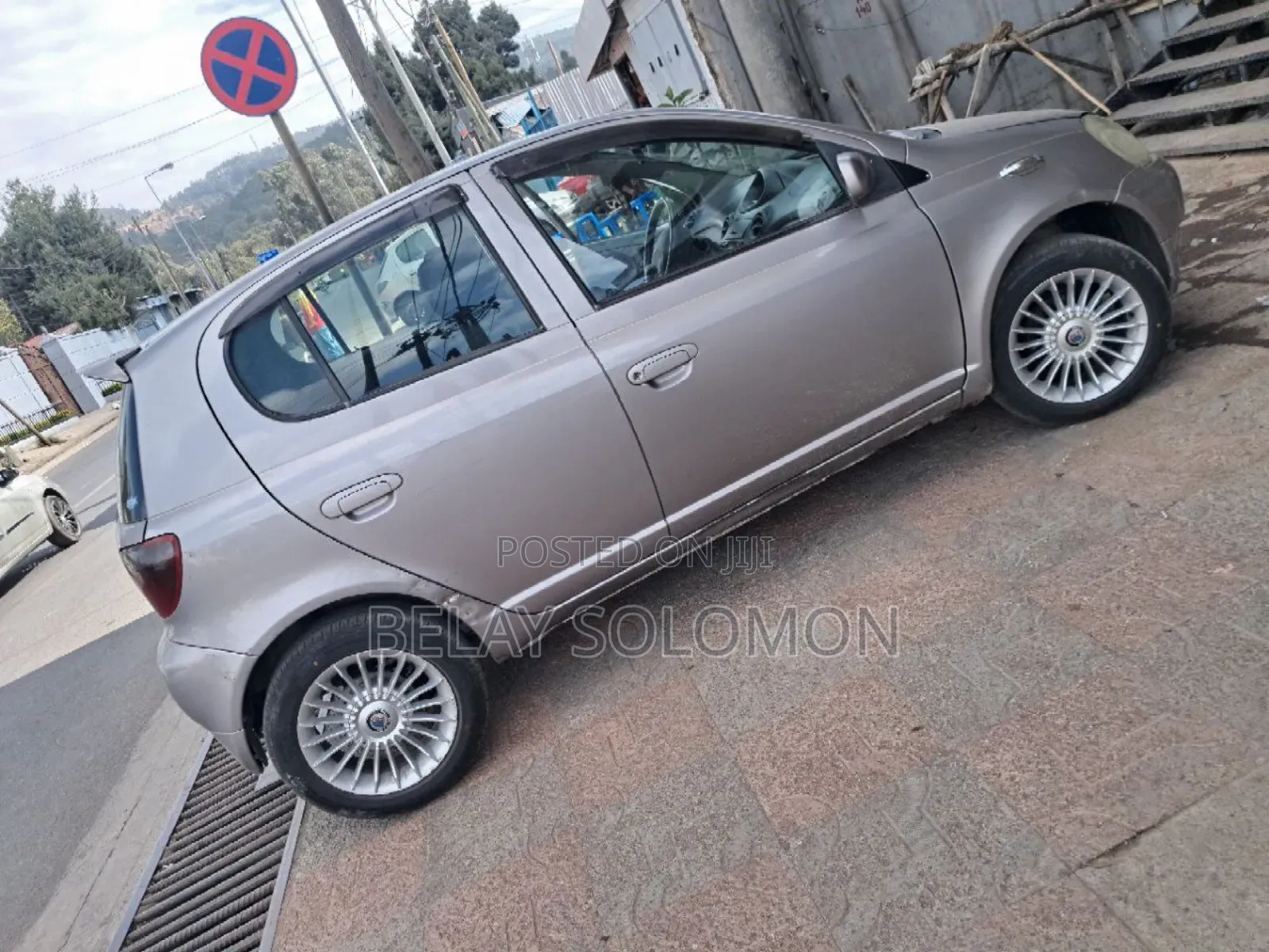 Toyota Vitz 2001 Silver