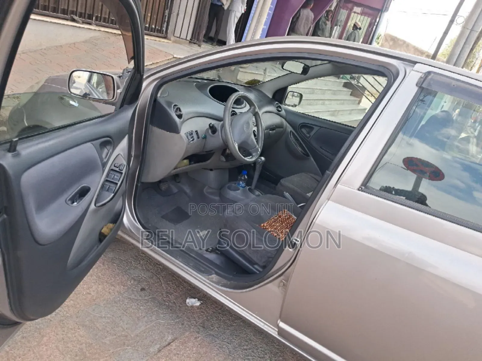 Toyota Vitz 2001 Silver