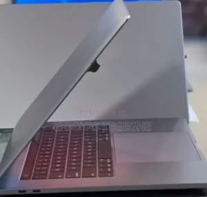 New Laptop Apple MacBook Pro M1 16GB Intel Core i7 SSD 512GB