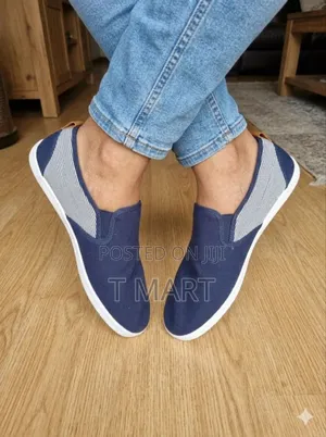 የ H M Slip-On