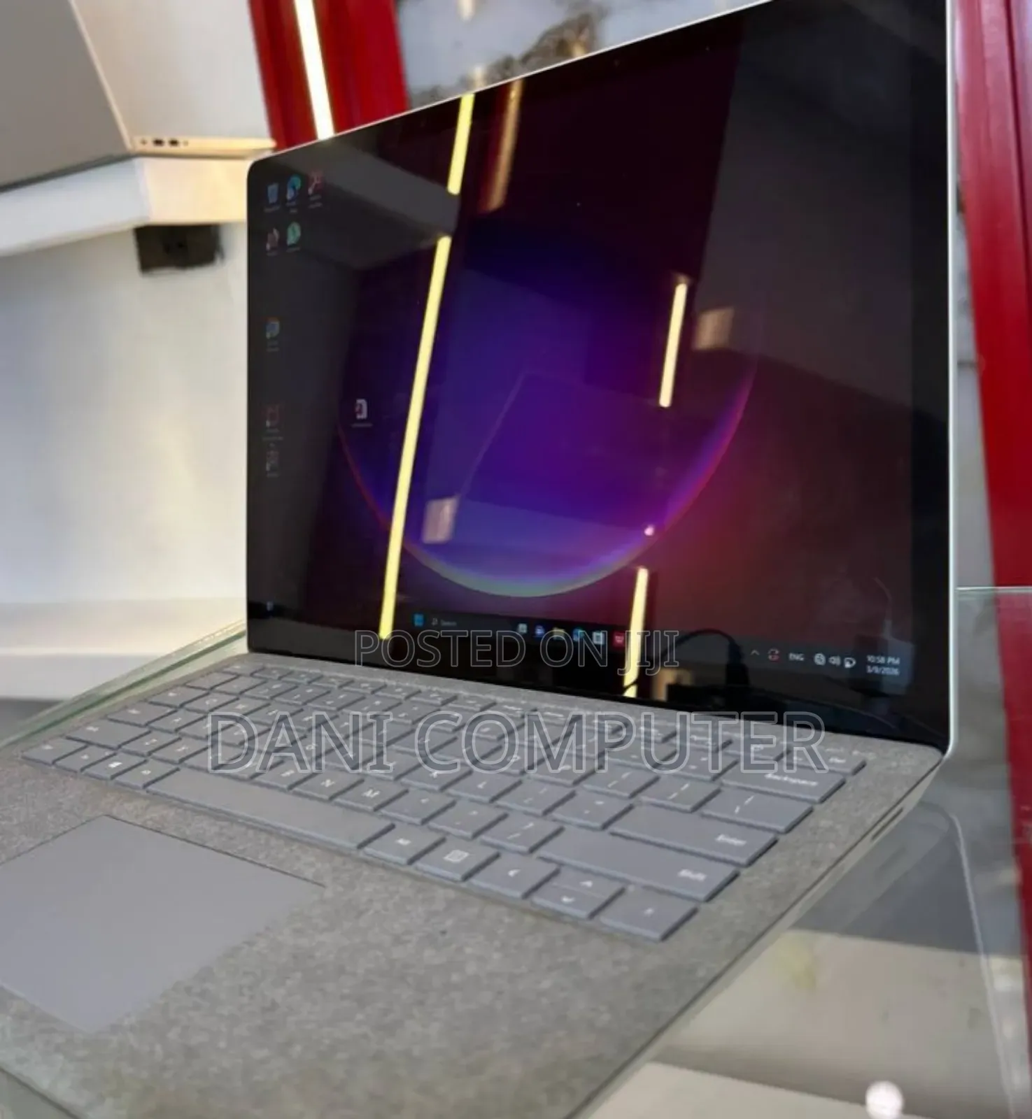 New Laptop Microsoft Surface 8GB Intel Core i5 SSD 256GB
