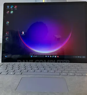 New Laptop Microsoft Surface 8GB Intel Core i5 SSD 256GB