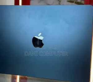 New Apple MacBook Air 2024 M3 13-inch 16GB Intel Core M3 SSD 512GB