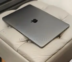 New Laptop Apple MacBook Pro 2019 16GB Intel Core i7 SSD 512GB