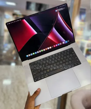 New Laptop Apple MacBook Pro M1 16GB Intel Core i7 SSD 1T
