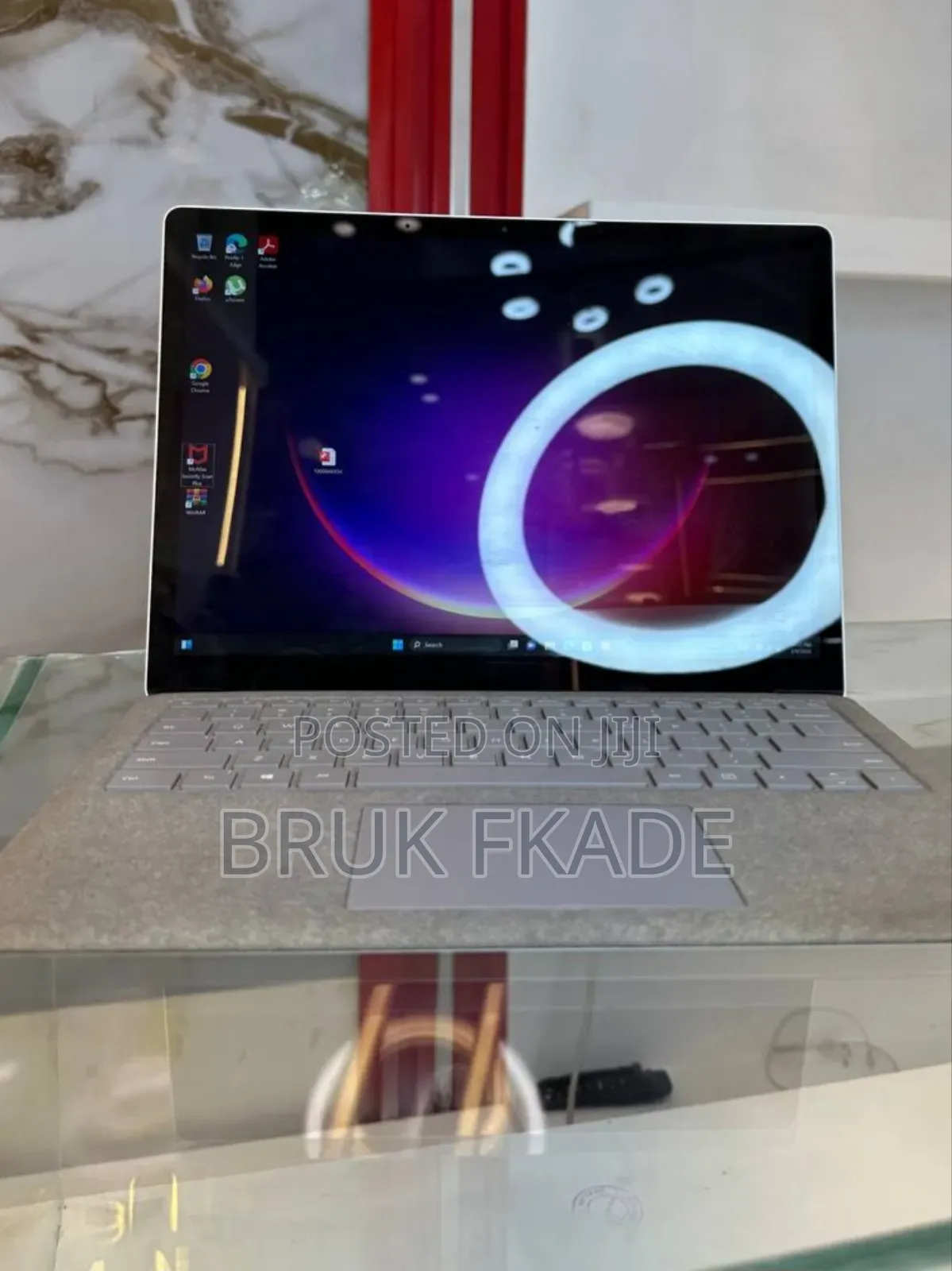 New Laptop Microsoft Surface 8GB Intel Core i5 SSD 256GB