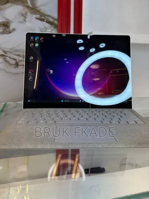 New Laptop Microsoft Surface 8GB Intel Core i5 SSD 256GB
