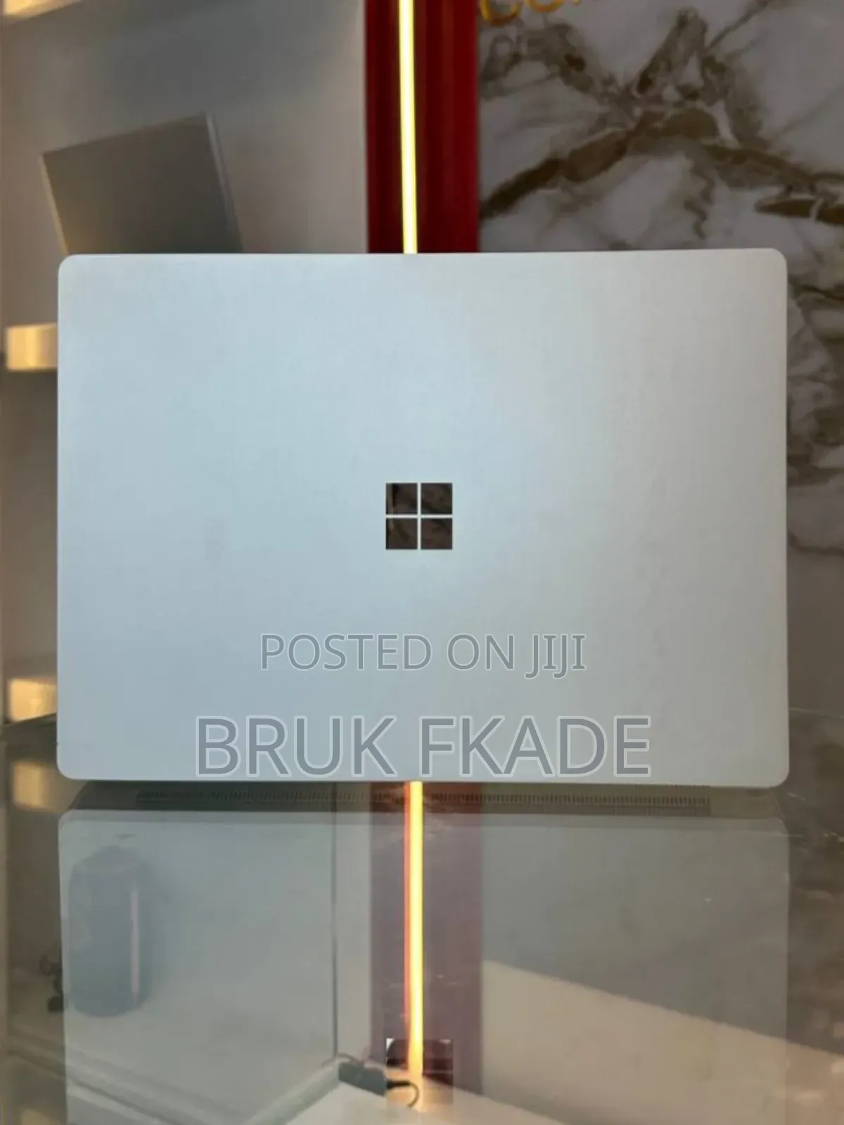 New Laptop Microsoft Surface 8GB Intel Core i5 SSD 256GB