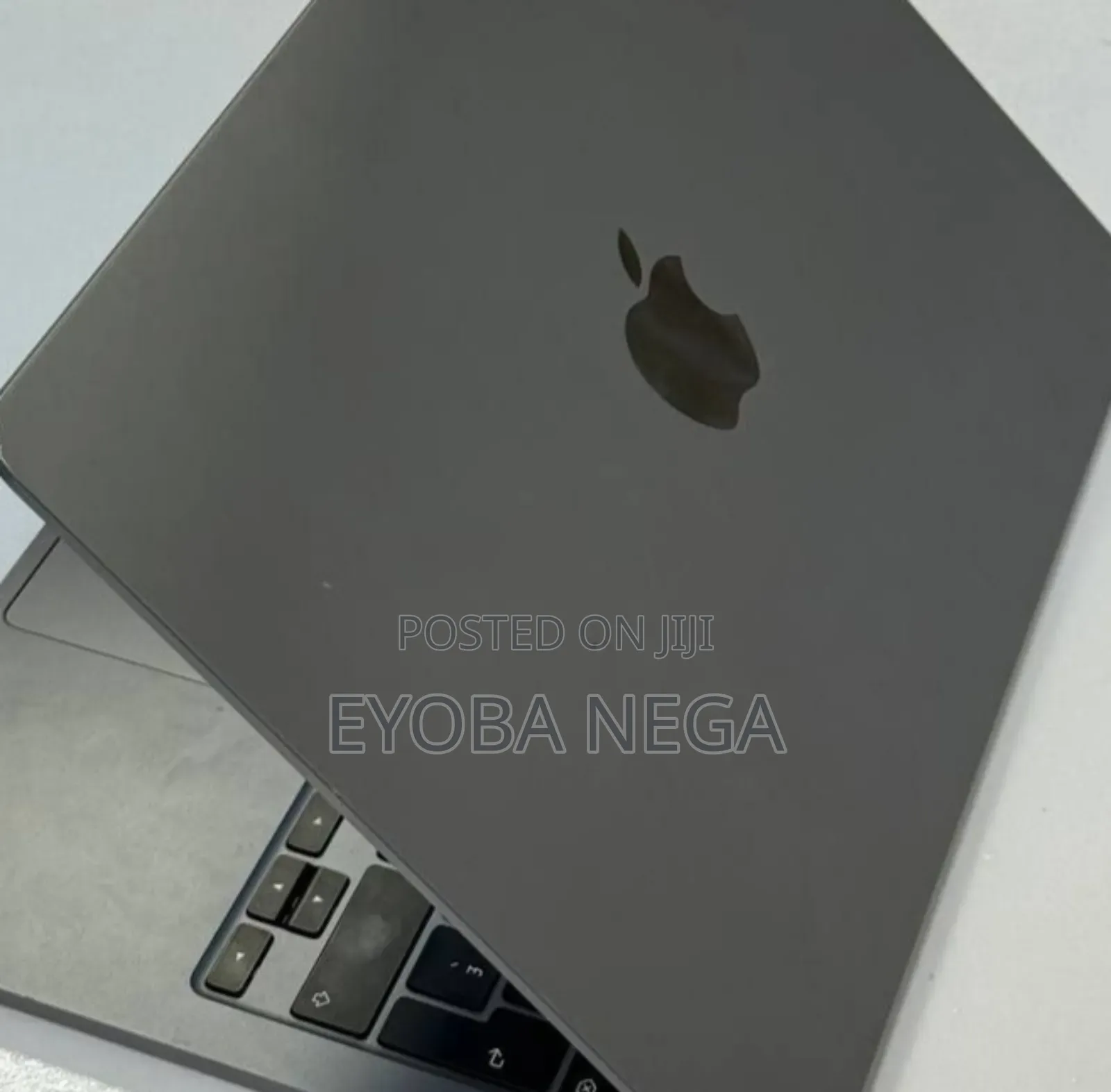 Laptop Apple MacBook Air 2022 M2 8GB Apple M2 SSD 256GB