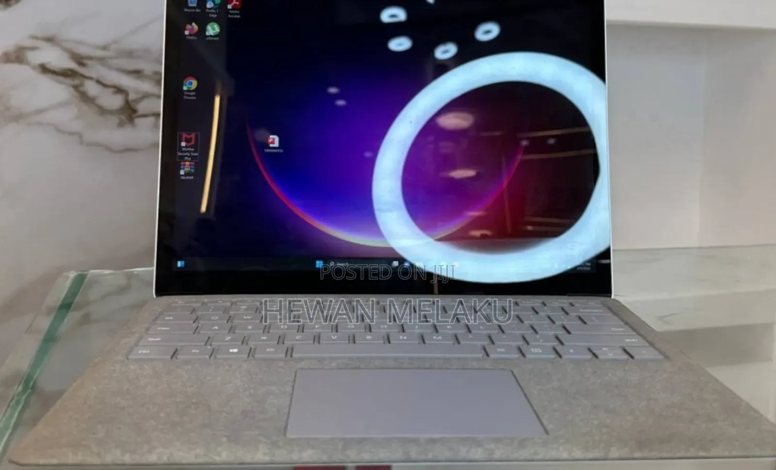 New Laptop Microsoft Surface Laptop 8GB Intel Core i5 SSD 256GB
