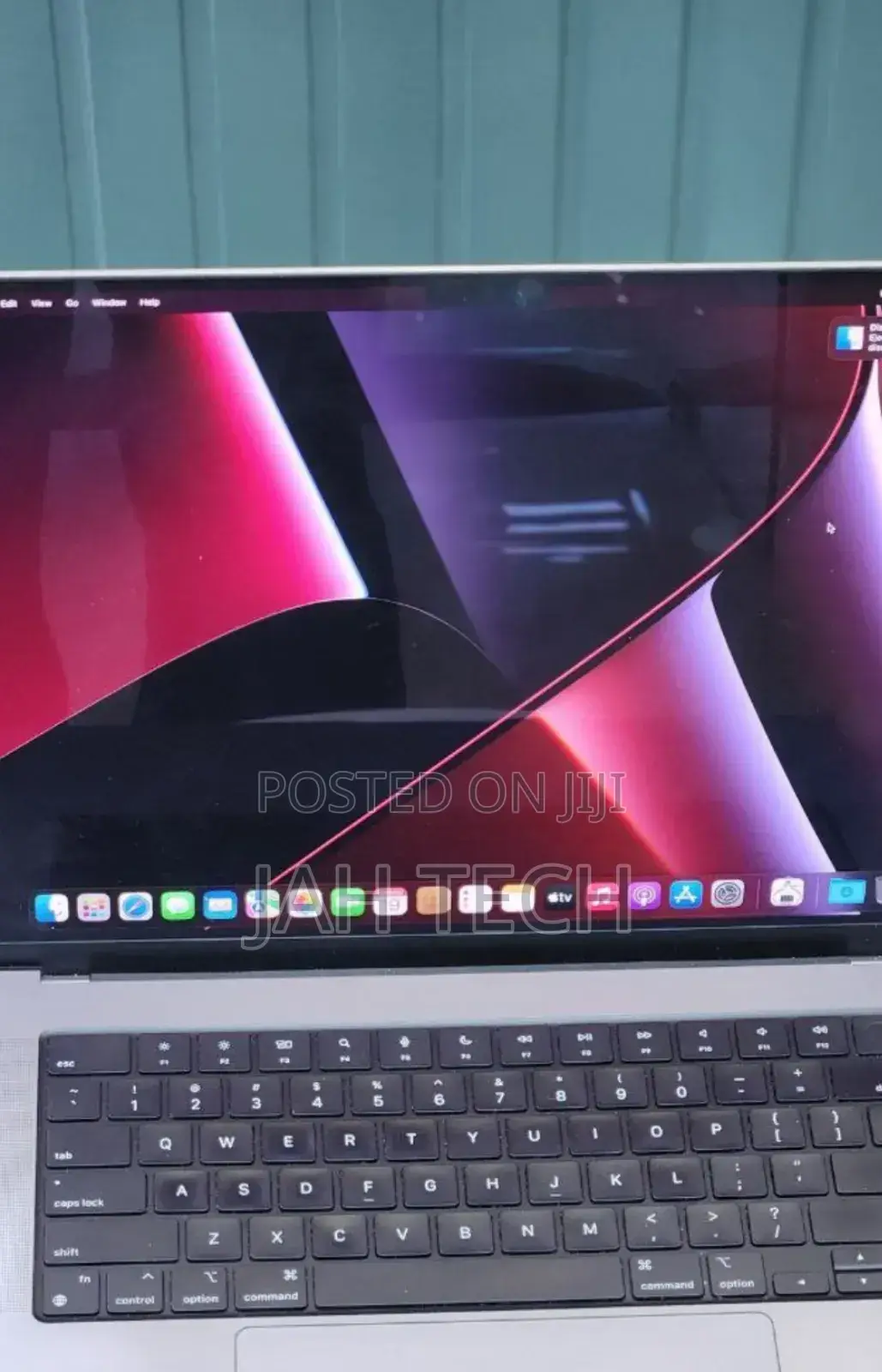 New Laptop Apple MacBook Pro M1 16GB Apple M1 Pro SSD 1T