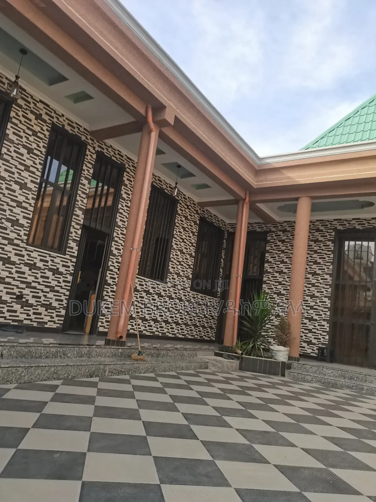 Furnished 3bdrm House in Dukem, East Shewa for sale