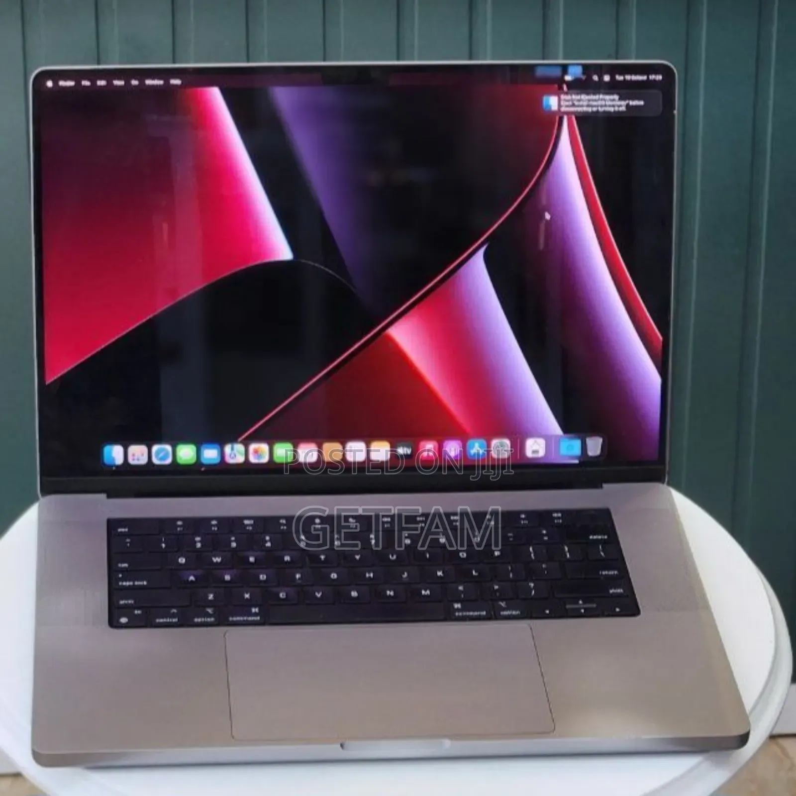 New Laptop Apple MacBook Pro 2021 M1 16GB Apple M1 SSD 16 GB