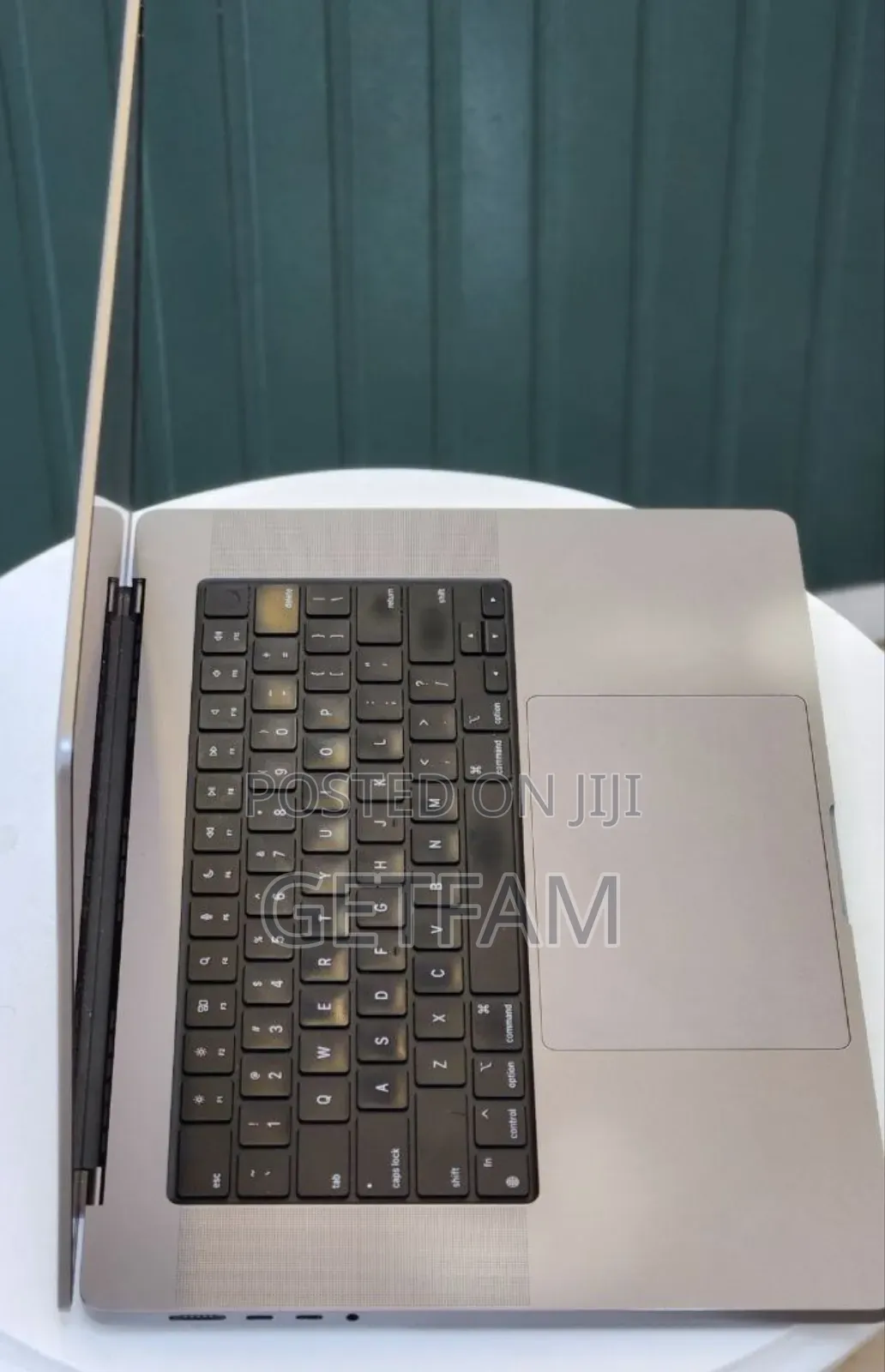 New Laptop Apple MacBook Pro 2021 M1 16GB Apple M1 SSD 16 GB