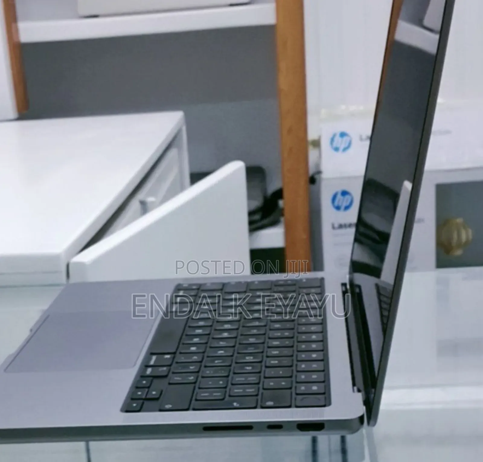 New Laptop Apple MacBook Pro 2021 M1 16GB Apple M1 Pro SSD 1T