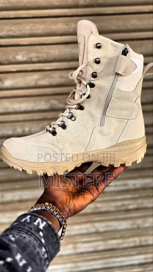 Men Shos Chekich Armour
