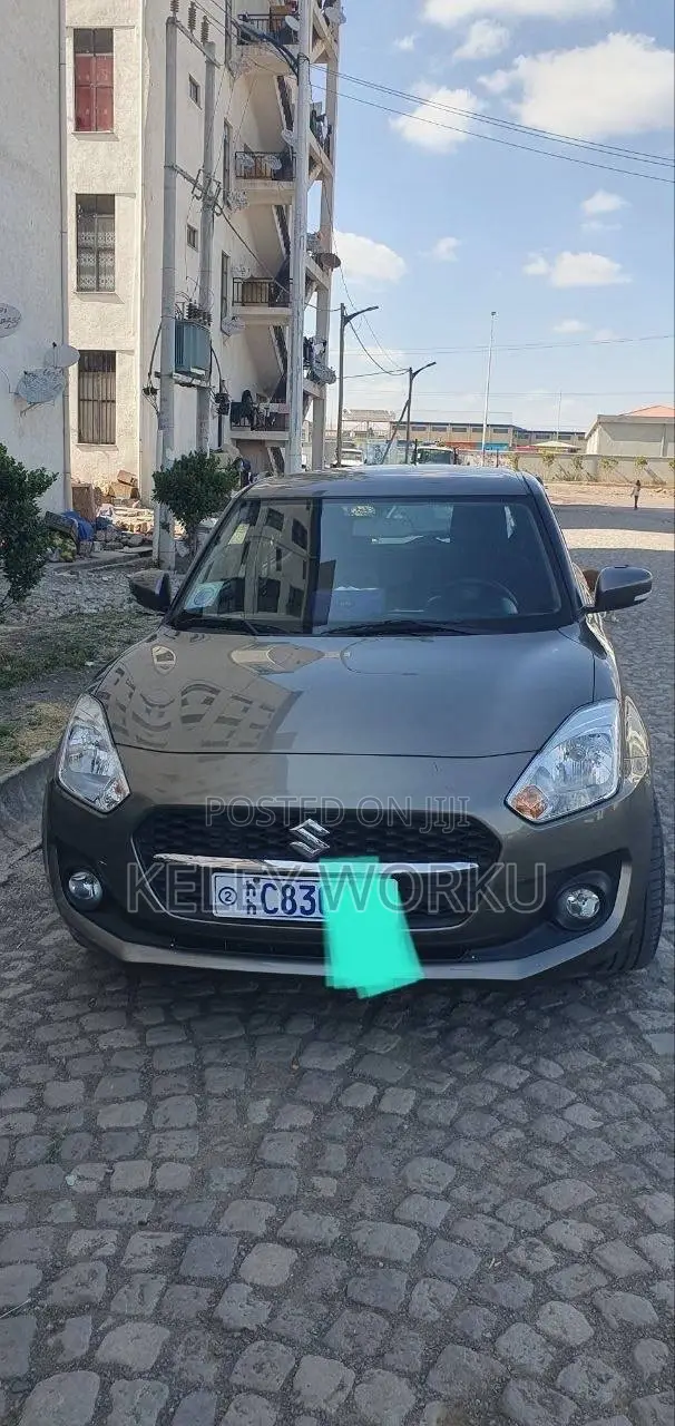 Suzuki Swift 2022 Gray