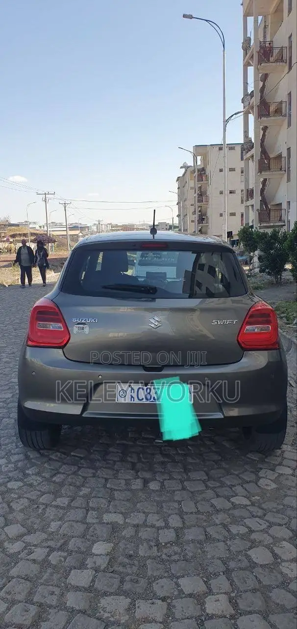 Suzuki Swift 2022 Gray