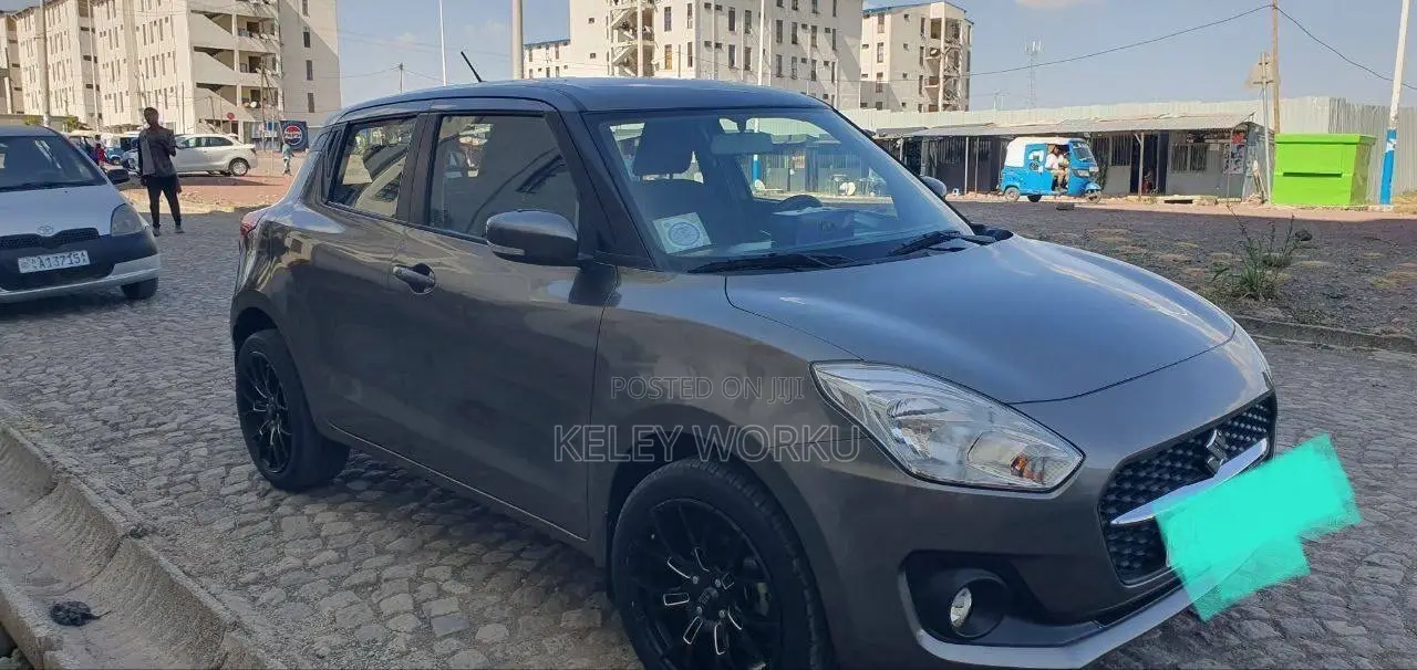 Suzuki Swift 2022 Gray